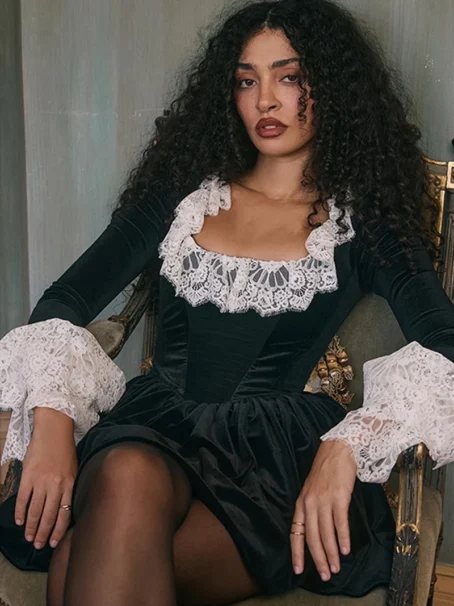 Robe Velours Dentelle : Élégance Vintage et Confort Moderne