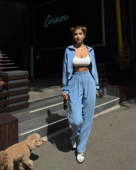 Survêtement velours femme : confort, style et douceur en un seul ensemble !