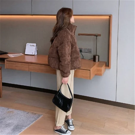 Restez au chaud avec style : la doudoune velours côtelé femme, un incontournable de l’hiver