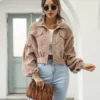 Une veste velours camel femme pour un look chic et cosy en toute saison