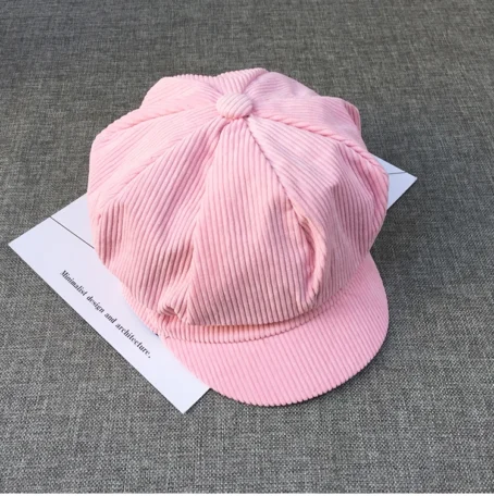 Une casquette velours côtelé femme pour un style chic et cosy au quotidien