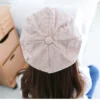 Une casquette velours côtelé femme pour un style chic et cosy au quotidien