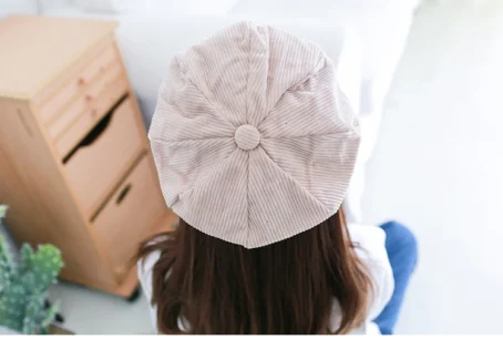 Une casquette velours côtelé femme pour un style chic et cosy au quotidien