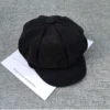 Une casquette velours côtelé femme pour un style chic et cosy au quotidien