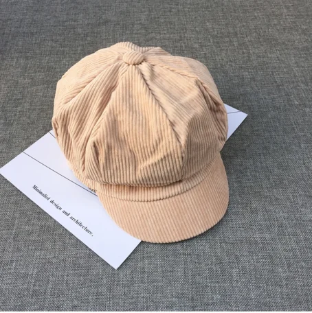 Une casquette velours côtelé femme pour un style chic et cosy au quotidien