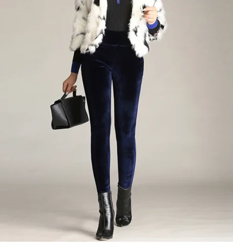 Le pantalon velours slim femme : chic, doux et ultra-confortable