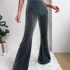 Pantalon velours gris femme : un style chic et confortable pour toutes les occasions