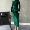 Une robe velours vert qui sublime votre allure avec élégance et douceur