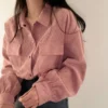 Une veste velours rose femme : chic, douce et ultra confortable