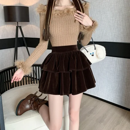 Une jupe courte velours femme qui sublime chaque silhouette avec élégance et douceur