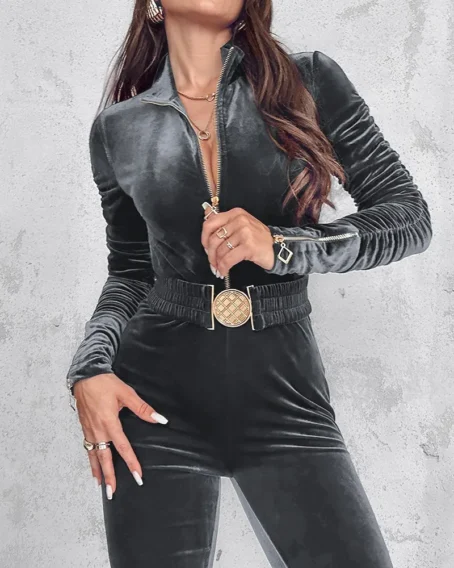 Élégance et confort : la combinaison velours femme qui sublime votre silhouette