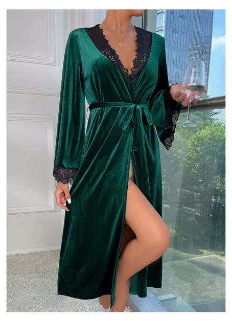 Enveloppez-vous de douceur avec cette robe de chambre femme velours luxe