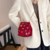 Le sac fourre-tout velours : un accessoire chic, doux et pratique pour sublimer chaque instant
