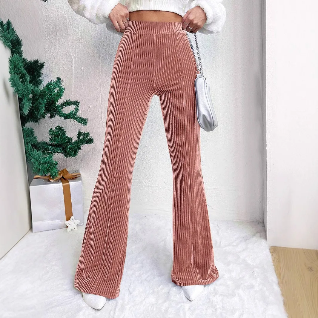 Un pantalon velours rose femme qui allie style, confort et élégance