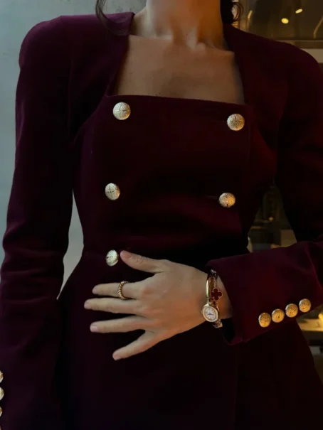 Élégance et douceur réunies : le tailleur velours femme qui sublime votre silhouette