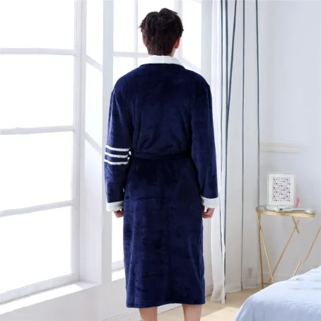 Un peignoir velours homme : confort, élégance et douceur au quotidien