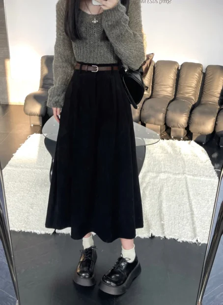 Une jupe longue velours côtelé qui allie style et confort