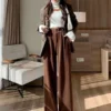 Élégance et confort : le pantalon velours côtelé marron femme qui sublime votre style