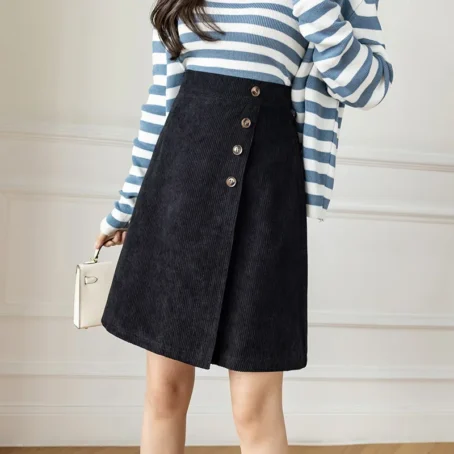 Une jupe velours côtelé femme qui sublime votre silhouette avec élégance et confort au quotidien
