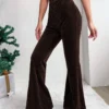 Le pantalon velours marron femme qui allie confort et style sans effort