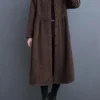 Un manteau long velours côtelé femme, chic et ultra confortable pour un style élégant en toute saison