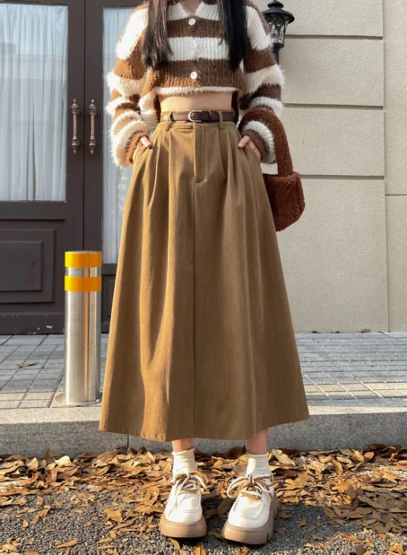 Une jupe longue velours côtelé qui allie style et confort