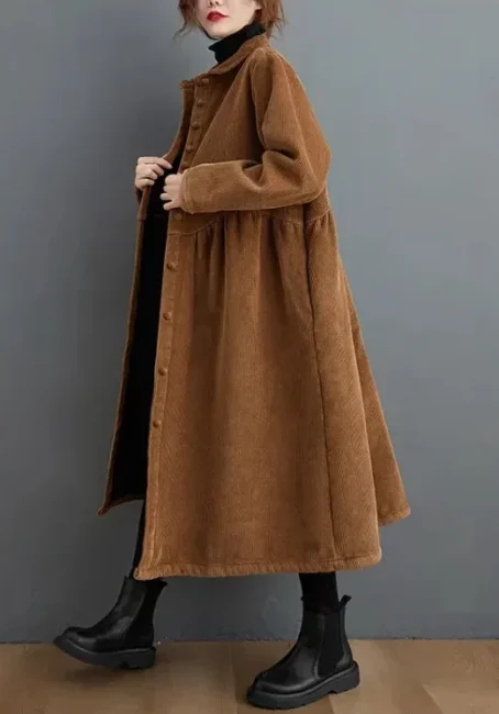 Un manteau long velours côtelé femme, chic et ultra confortable pour un style élégant en toute saison