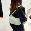 Élégance et douceur : le sac à main velours côtelé qui sublime votre style