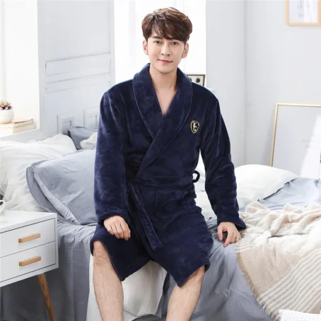 Un peignoir velours homme : confort, élégance et douceur au quotidien