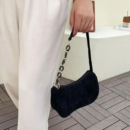 Élégance et douceur : le sac à main velours côtelé qui sublime votre style