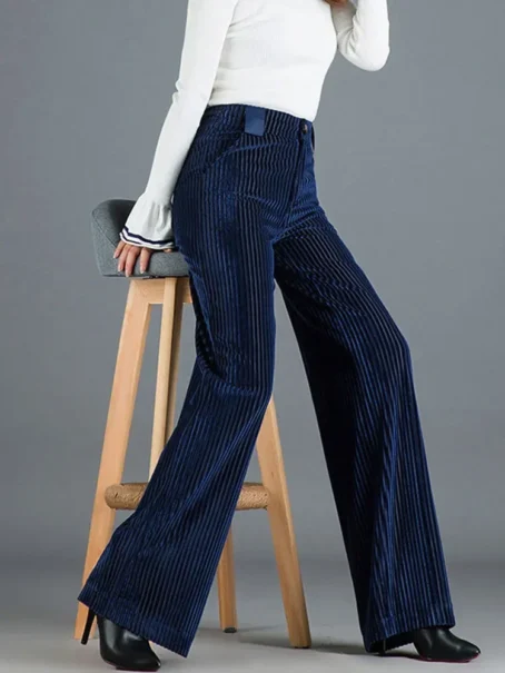 Élégance et confort : le pantalon velours femme taille haute qu’il vous faut