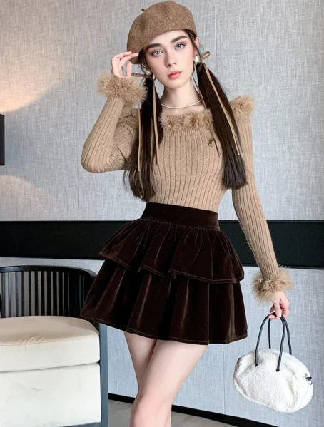 Une jupe courte velours femme qui sublime chaque silhouette avec élégance et douceur