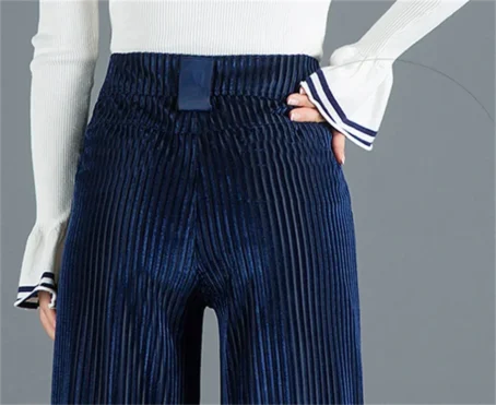 Élégance et confort : le pantalon velours femme taille haute qu’il vous faut