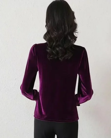 Un chemisier femme velours doux et chic pour briller en toute occasion