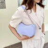 Élégance et douceur : le sac à main velours côtelé qui sublime votre style