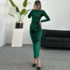 Une robe velours vert qui sublime votre allure avec élégance et douceur