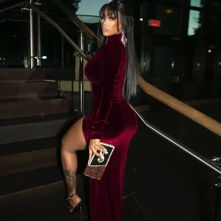 Élégance et confort réunis : la robe velours bordeaux qui sublime votre silhouette