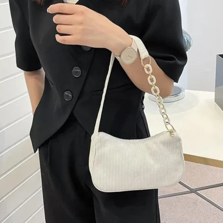 Élégance et douceur : le sac à main velours côtelé qui sublime votre style