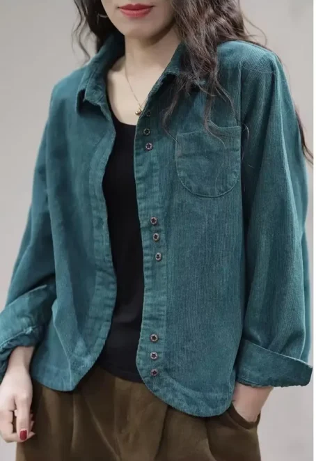 Élégance et confort : la surchemise velours côtelé femme pour un look chic et décontracté