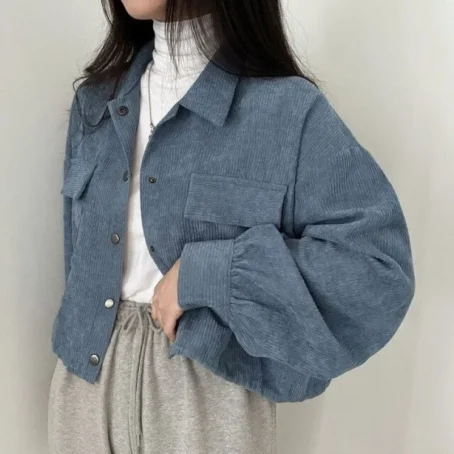 L’élégance en toute décontraction : une veste velours bleu femme qui sublime votre style